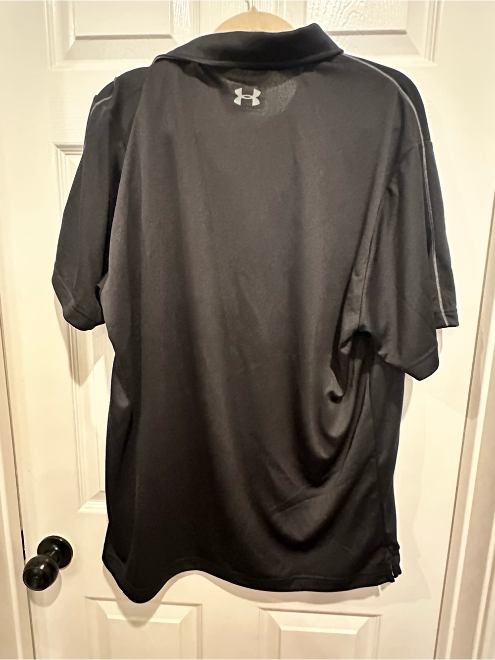 Bundle of 2 NWT Under Armour Men’s Polo Pack - Black and Red Performance Shirts - Picture 6 of 7